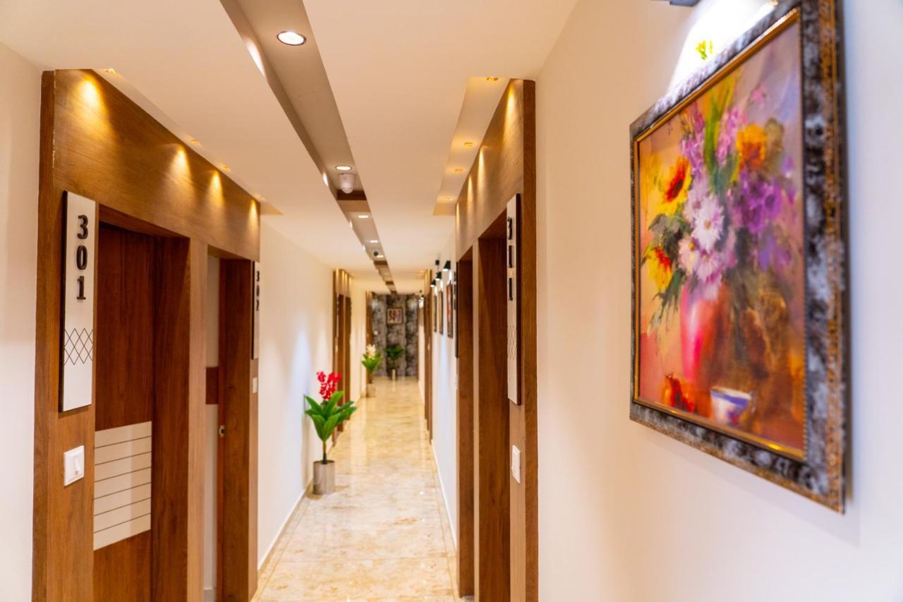 Hotel Lee Grand Ананд Екстер'єр фото