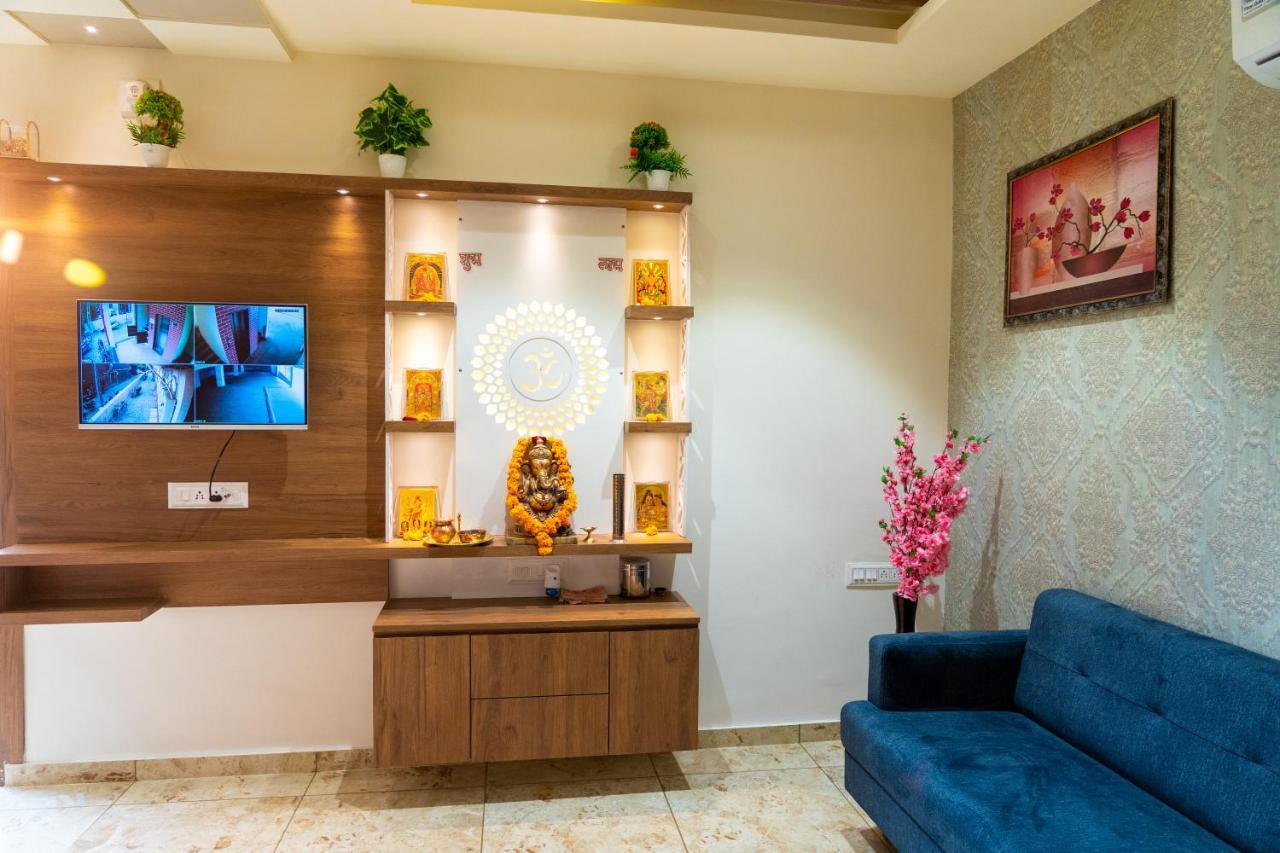 Hotel Lee Grand Ананд Екстер'єр фото