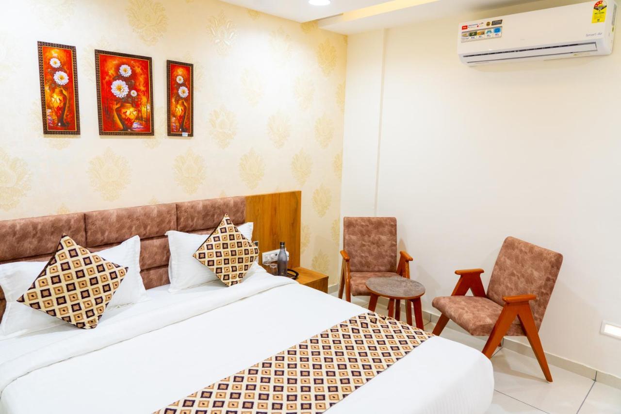 Hotel Lee Grand Ананд Екстер'єр фото