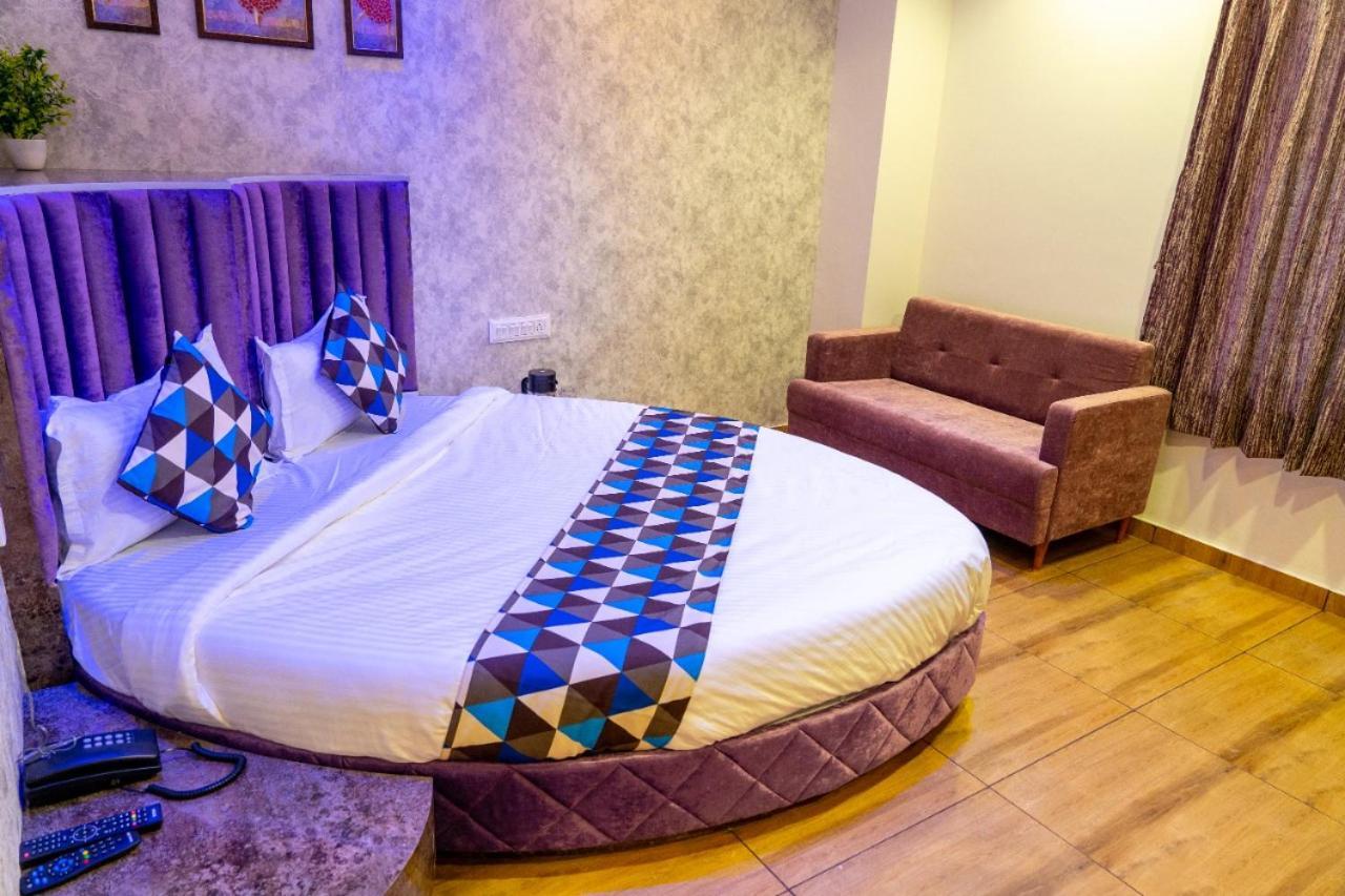 Hotel Lee Grand Ананд Екстер'єр фото