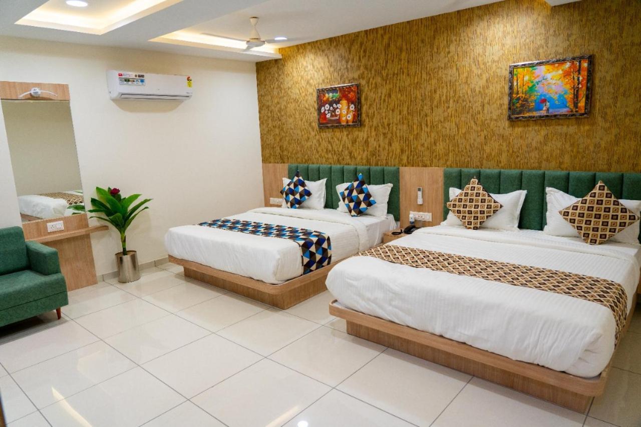 Hotel Lee Grand Ананд Екстер'єр фото